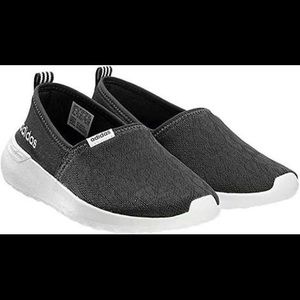 Adidas slide ons 🍎🍎